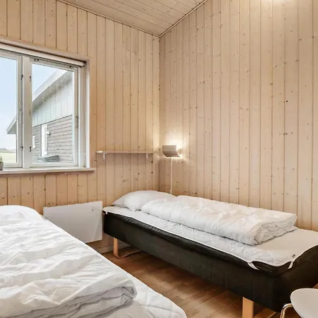 別荘 Gorgeous In Faaborg With Sauna *